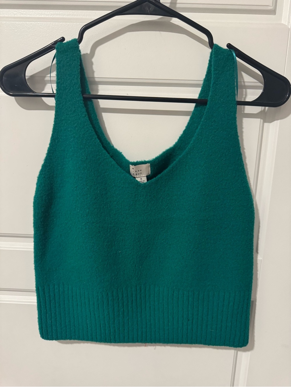 Sleeveless V-Neck Knit Tank Top in Teal